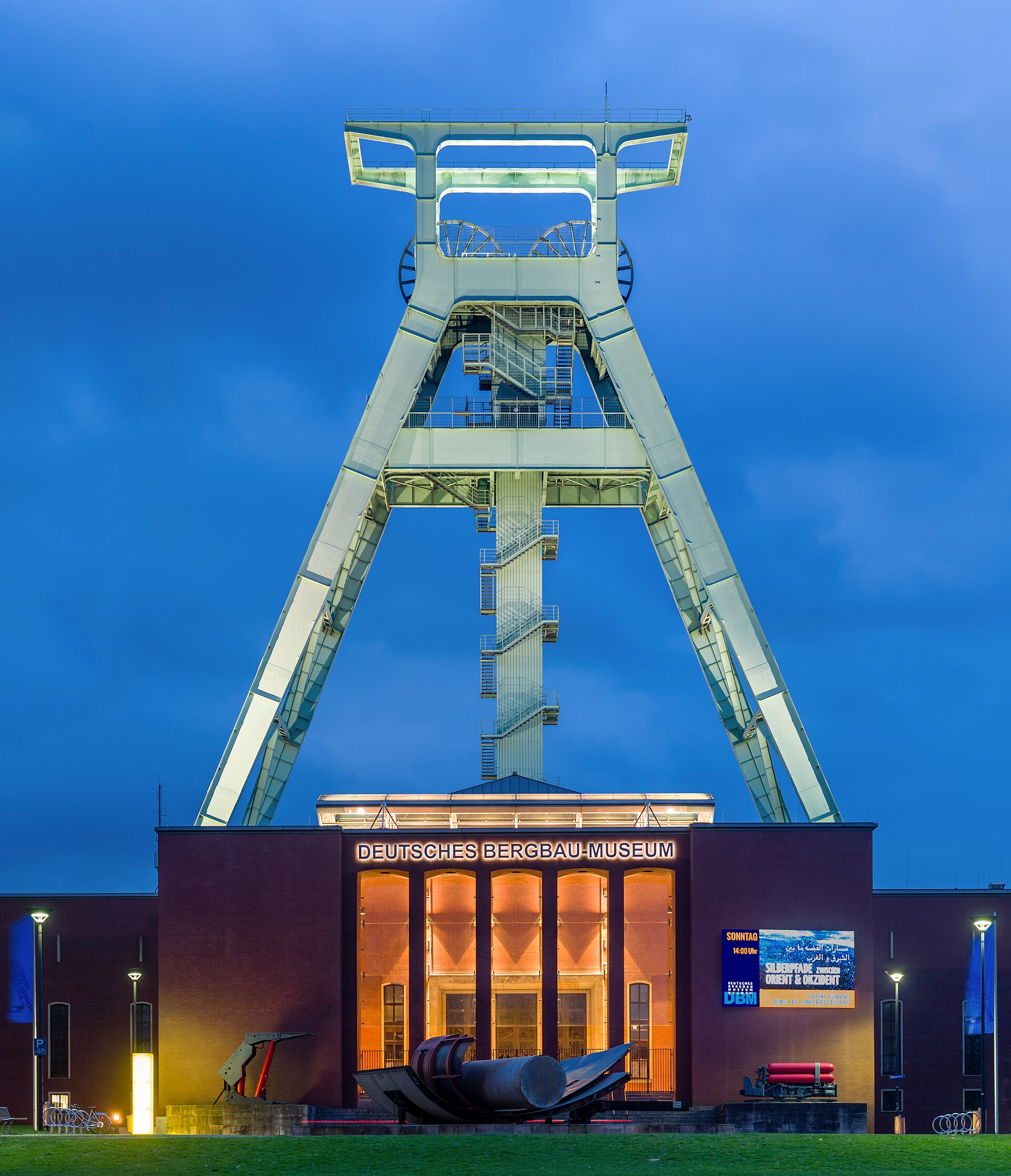 Energieberatung Bochum Deutsches Bergbau-Museum Bochum bei Nacht